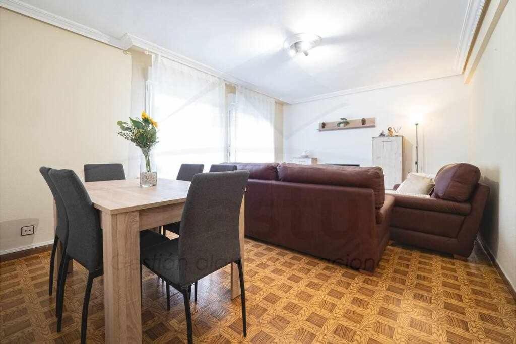 El Llar Del Gueelu Apartman Gijón Kültér fotó
